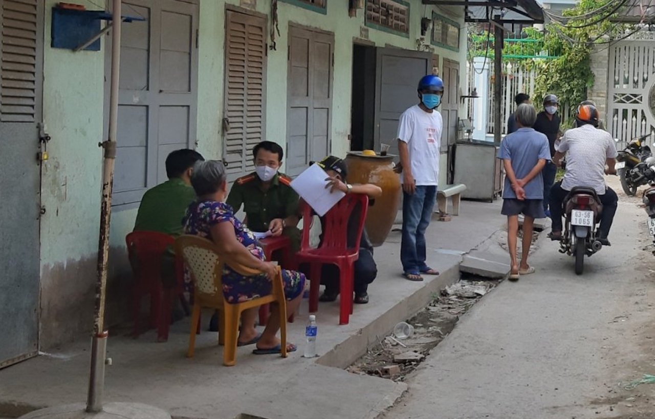 Giet nguoi truoc phong tro anh 1