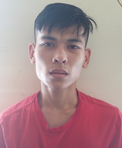 Nam thanh nien chem gay tay chu co so vat lieu xay dung anh 1