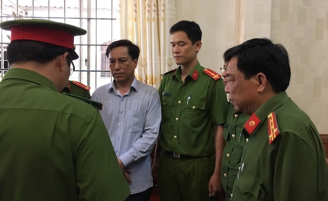 Đề nghị kiểm điểm trách nhiệm Phó bí thư Tỉnh ủy Trà Vinh ảnh 2 De nghi kiem diem trach nhiem Pho bi thu Tinh uy Tra Vinh anh 2