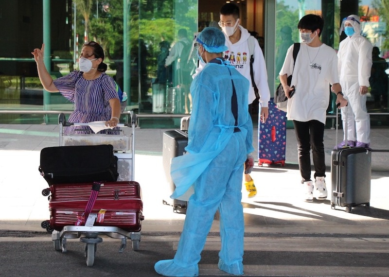 215 cong dan Viet Nam tro ve tu Singapore anh 2