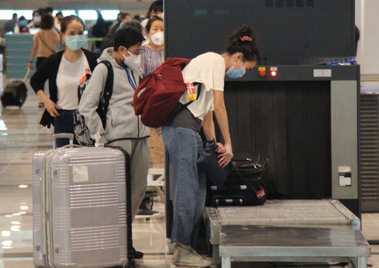 215 cong dan Viet Nam tro ve tu Singapore anh 1