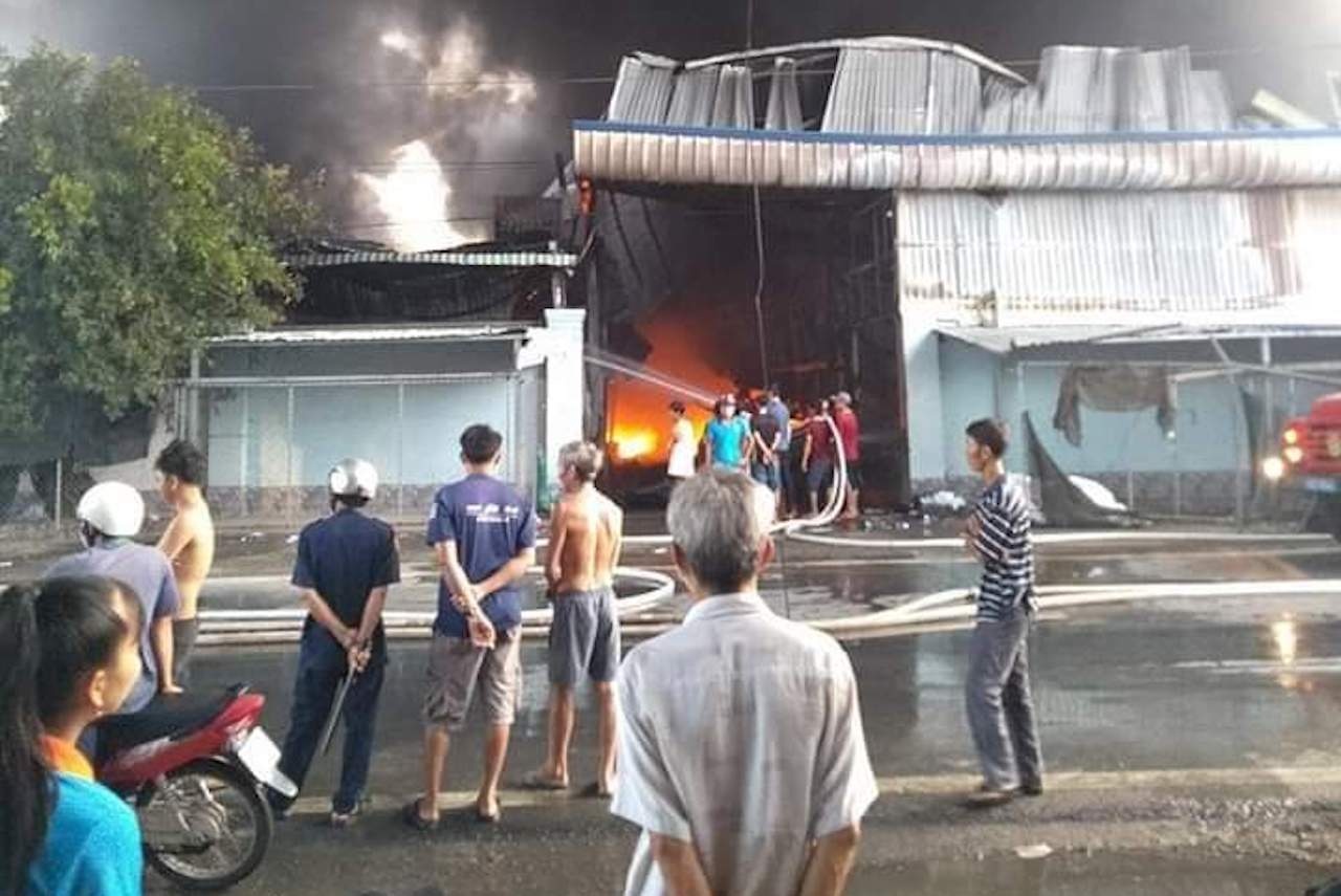 Nam cong nhan dot nha kho gay thiet hai 60 ty dong anh 2