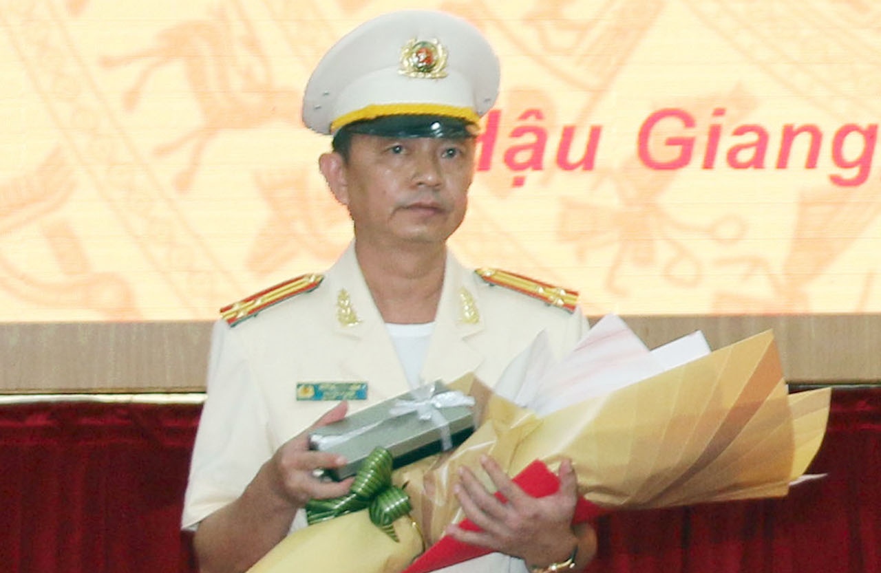 Thuong ta Huynh Viet Hoa giu chuc giam doc Cong an Hau Giang hinh anh