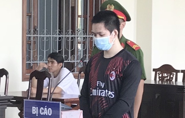 Nhân viên khách sạn giết bạn nhậu khi đến hòa giải ảnh 1 Nhan vien khach san giet ban nhau khi den hoa giai anh 1
