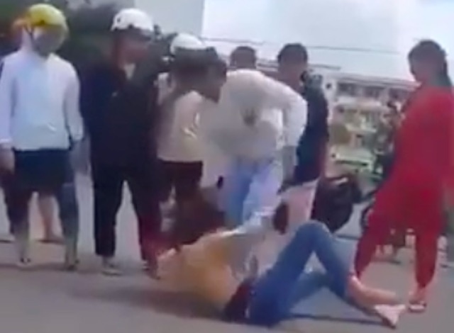 cô gái 18 tuổi bị đánh dã man ảnh 1 co gai 18 tuoi bi danh da man anh 1