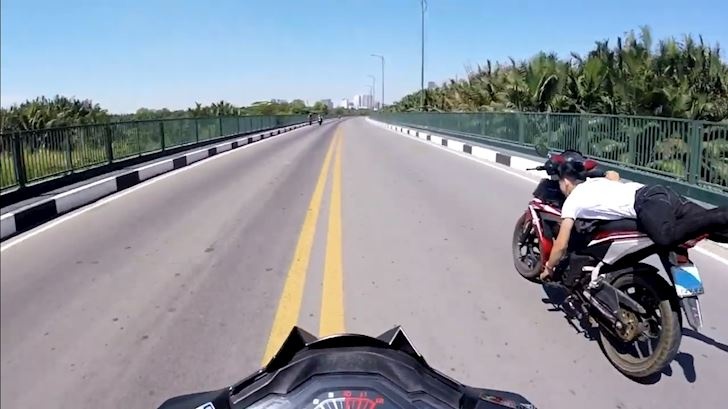 Xu phat 89 thanh, thieu nien gay roi trat tu hinh anh