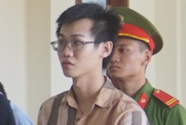 Chu tiem thiep cuoi in tien gia linh 14 nam tu hinh anh