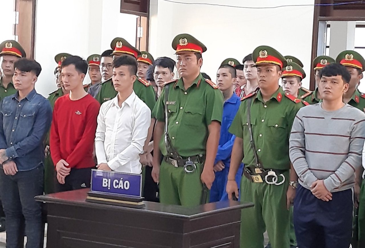 Giai tan dam dong chui boi ben ngoai phien xu giang ho 'Tan Mop' hinh anh