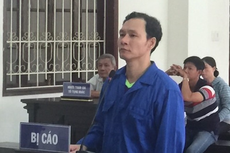 Hai vo chong cung ngoi tu sau vu giet chi gai hinh anh