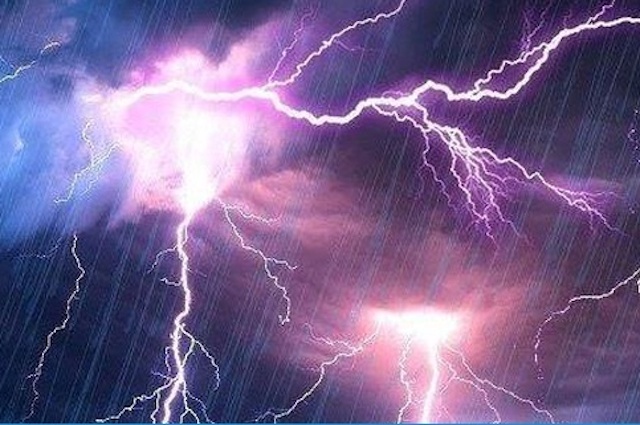 Mot phu nu bi set danh chet khi lam ruong hinh anh