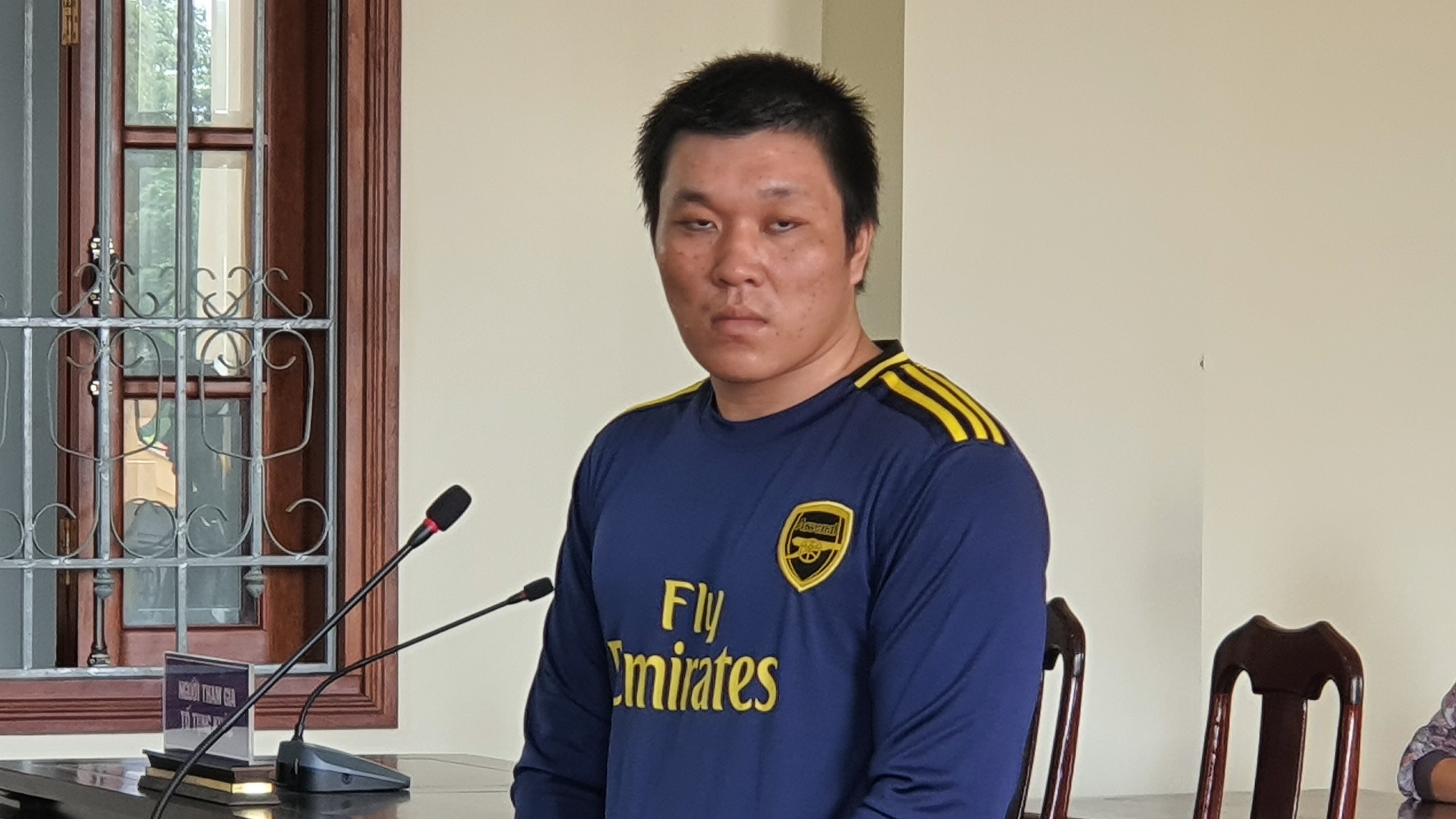 Danh chet ban nhau sau khi cu cai tien bo tiep vien karaoke hinh anh