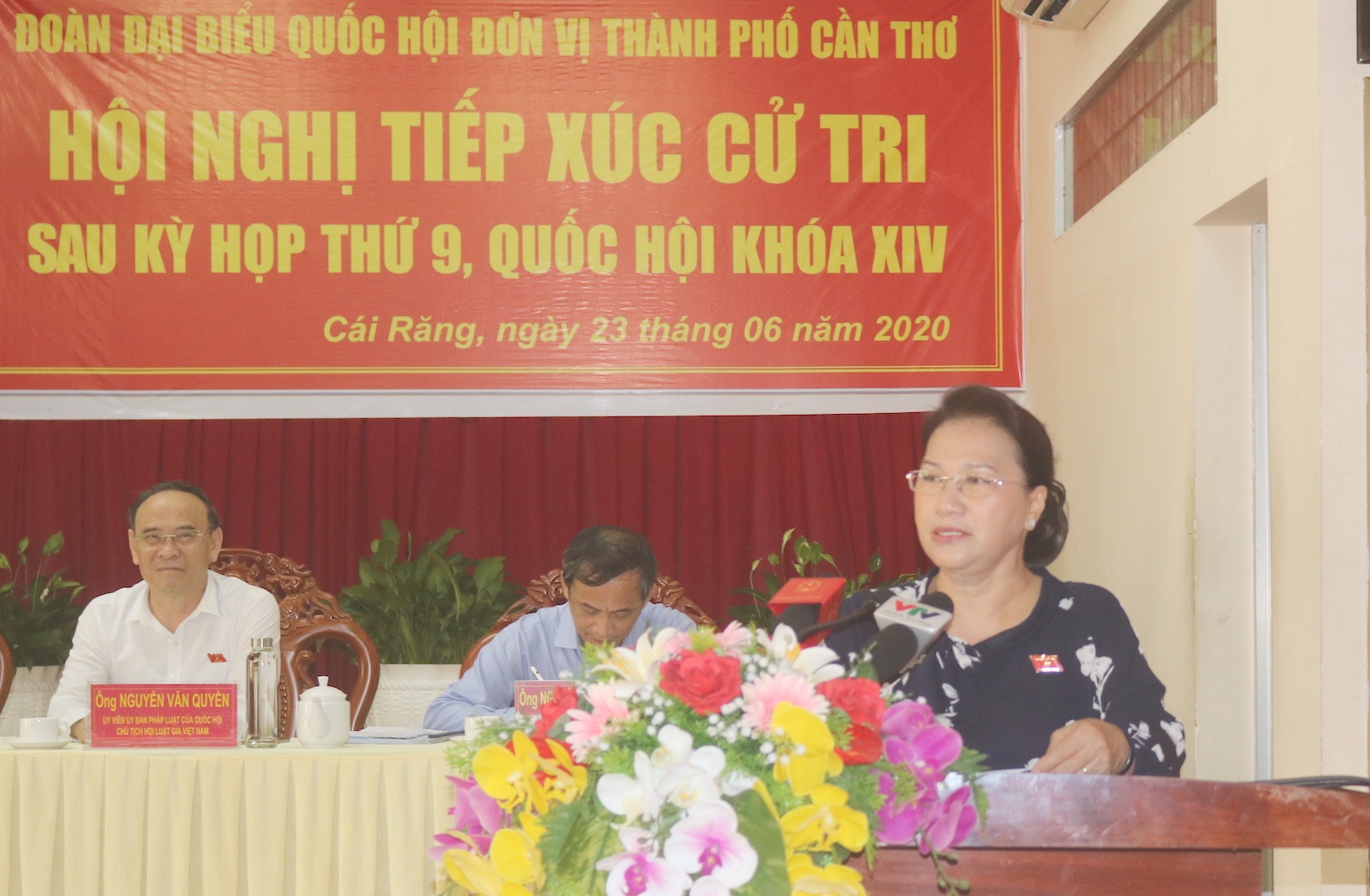 Chu tich Quoc hoi anh 2