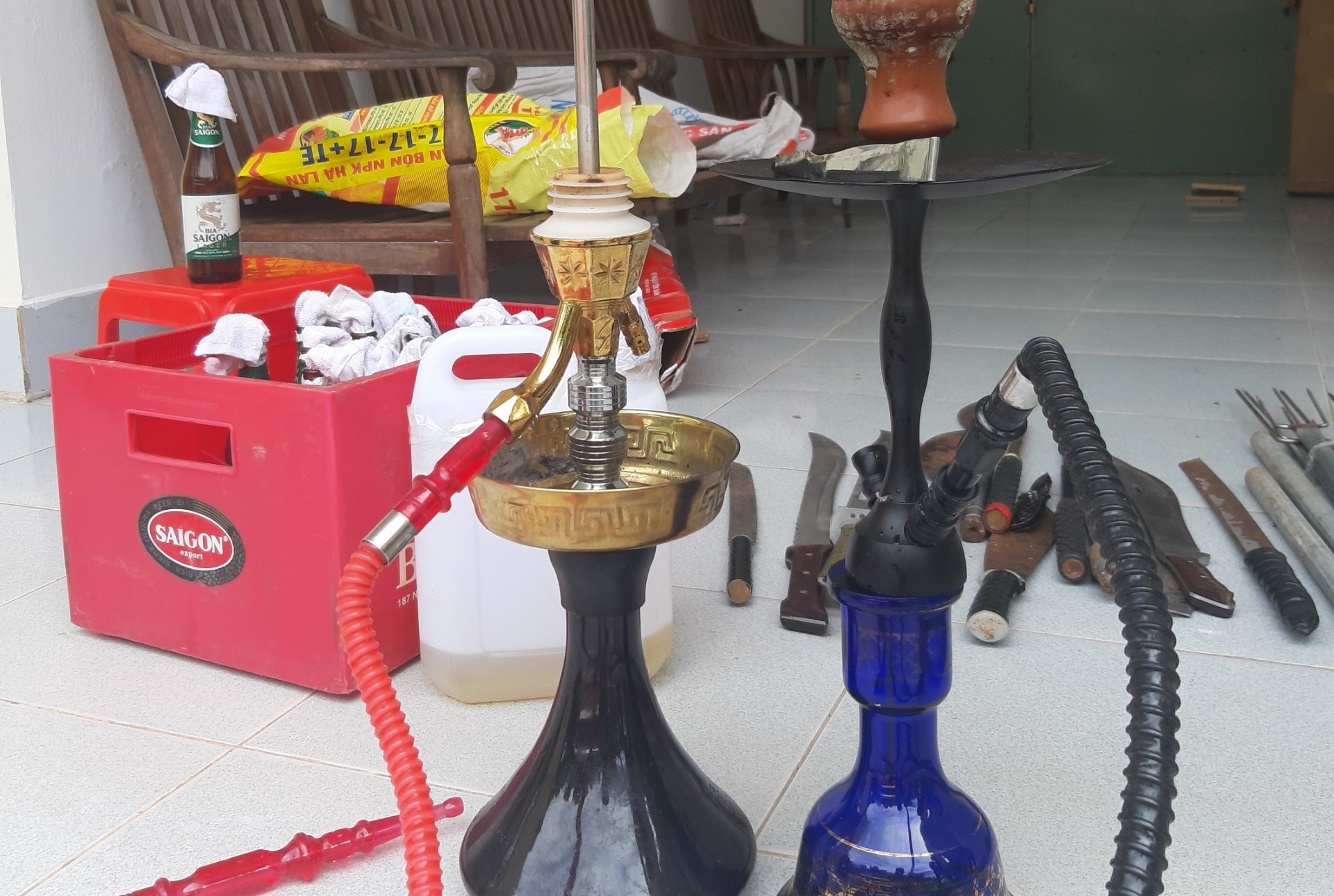 25 thanh niên sử dụng ma túy trong nhà nghỉ karaoke ảnh 1 25 thanh nien su dung ma tuy trong nha nghi karaoke anh 1