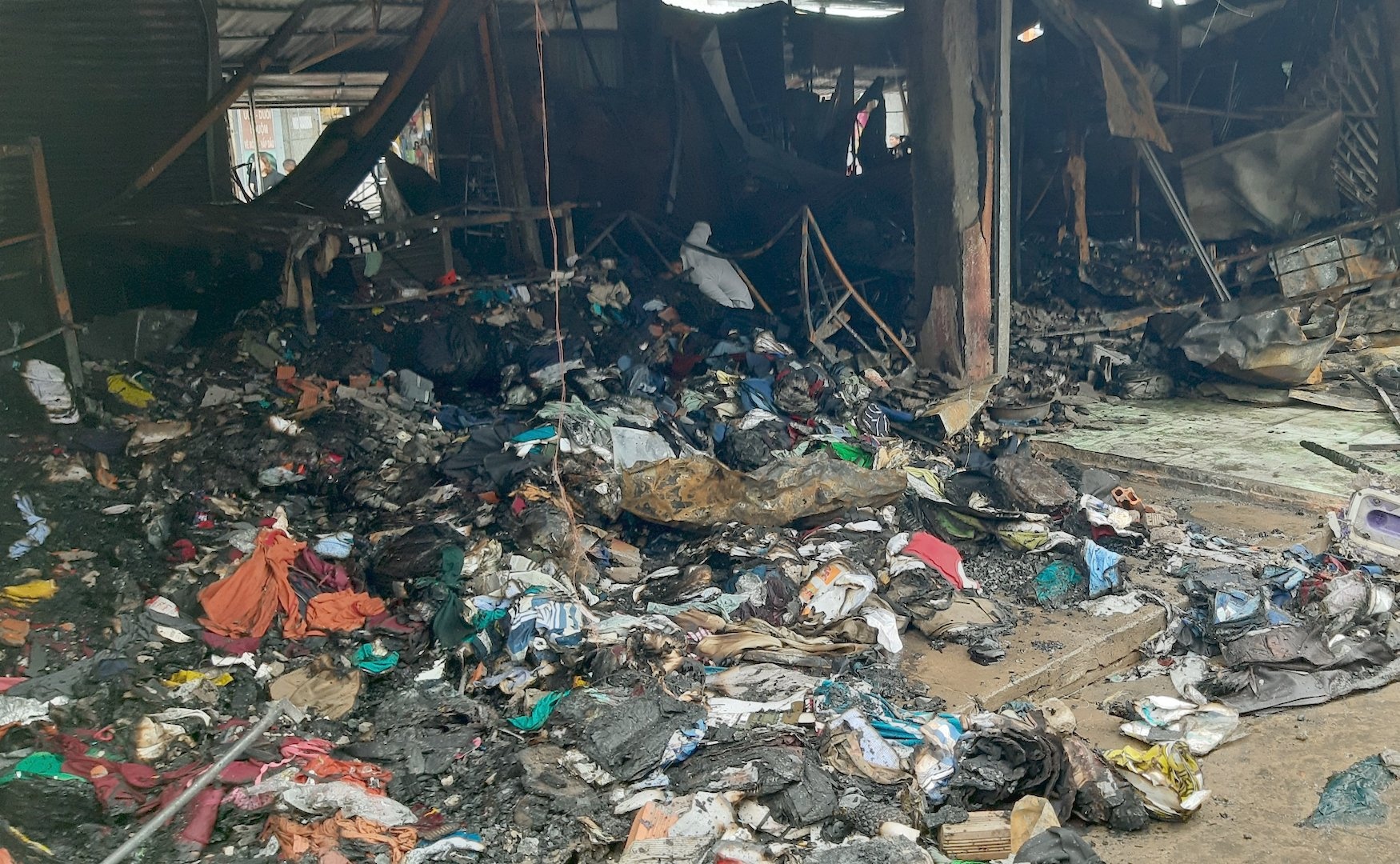 Chay cho Nhi Quy o Tien Giang, thiet hai 5 ty dong hinh anh