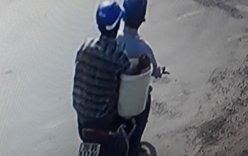 Hai thanh niên trộm xe máy người bị tai nạn ảnh 1 Hai thanh nien trom xe may nguoi bi tai nan anh 1