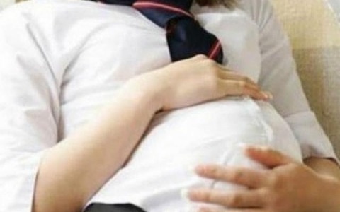 Cong an dieu tra vu be gai 11 tuoi mang bau hinh anh