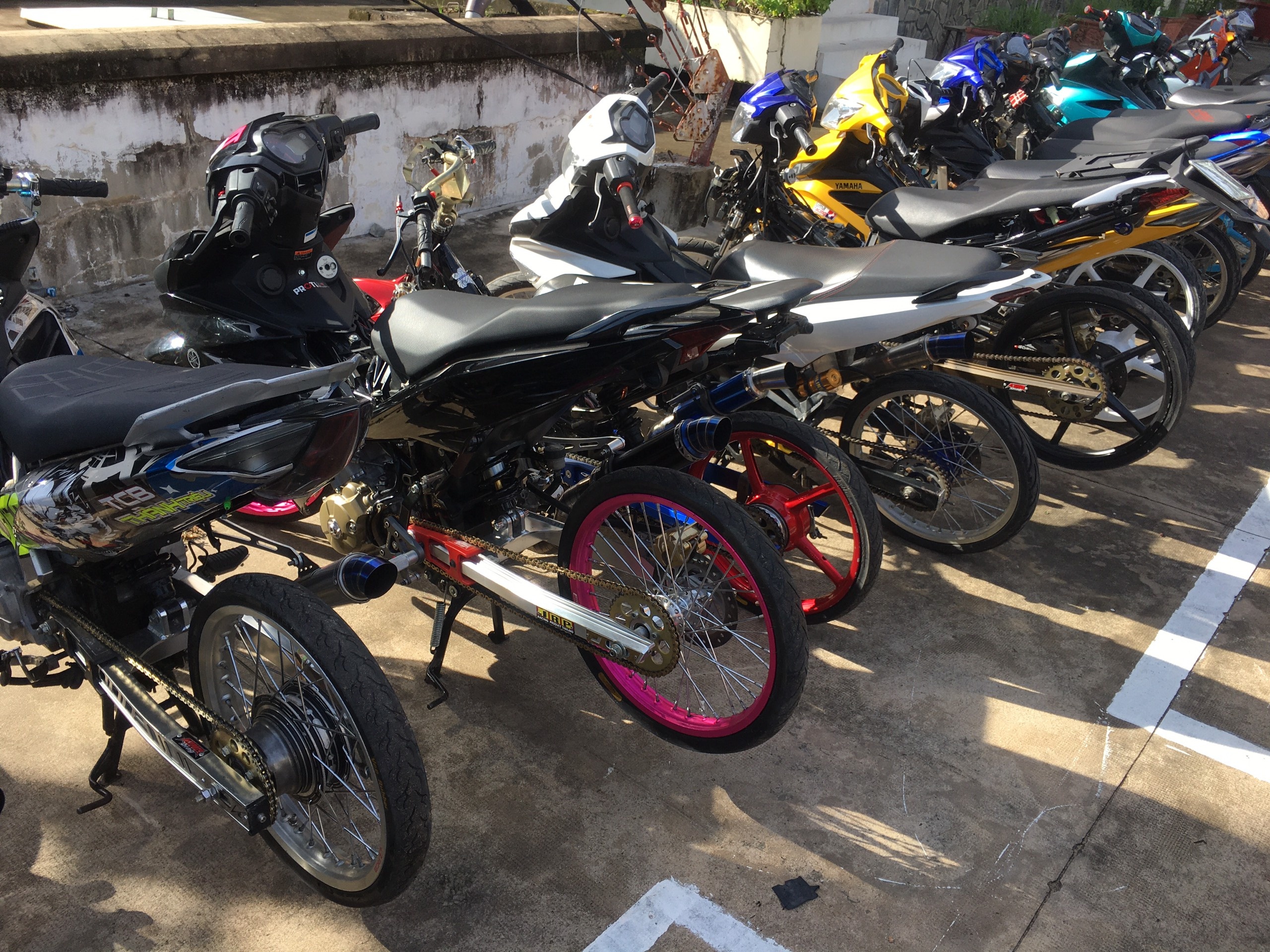 Nhóm thanh niên tổ chức đua xe trái phép ở Tiền Giang ảnh 1 Nhom thanh nien to chuc dua xe trai phep o Tien Giang anh 1