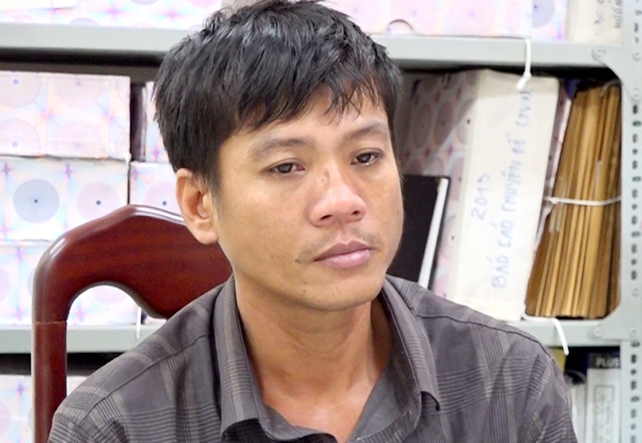 Tam giu ga trai dua nguoi nhap canh trai phep hinh anh