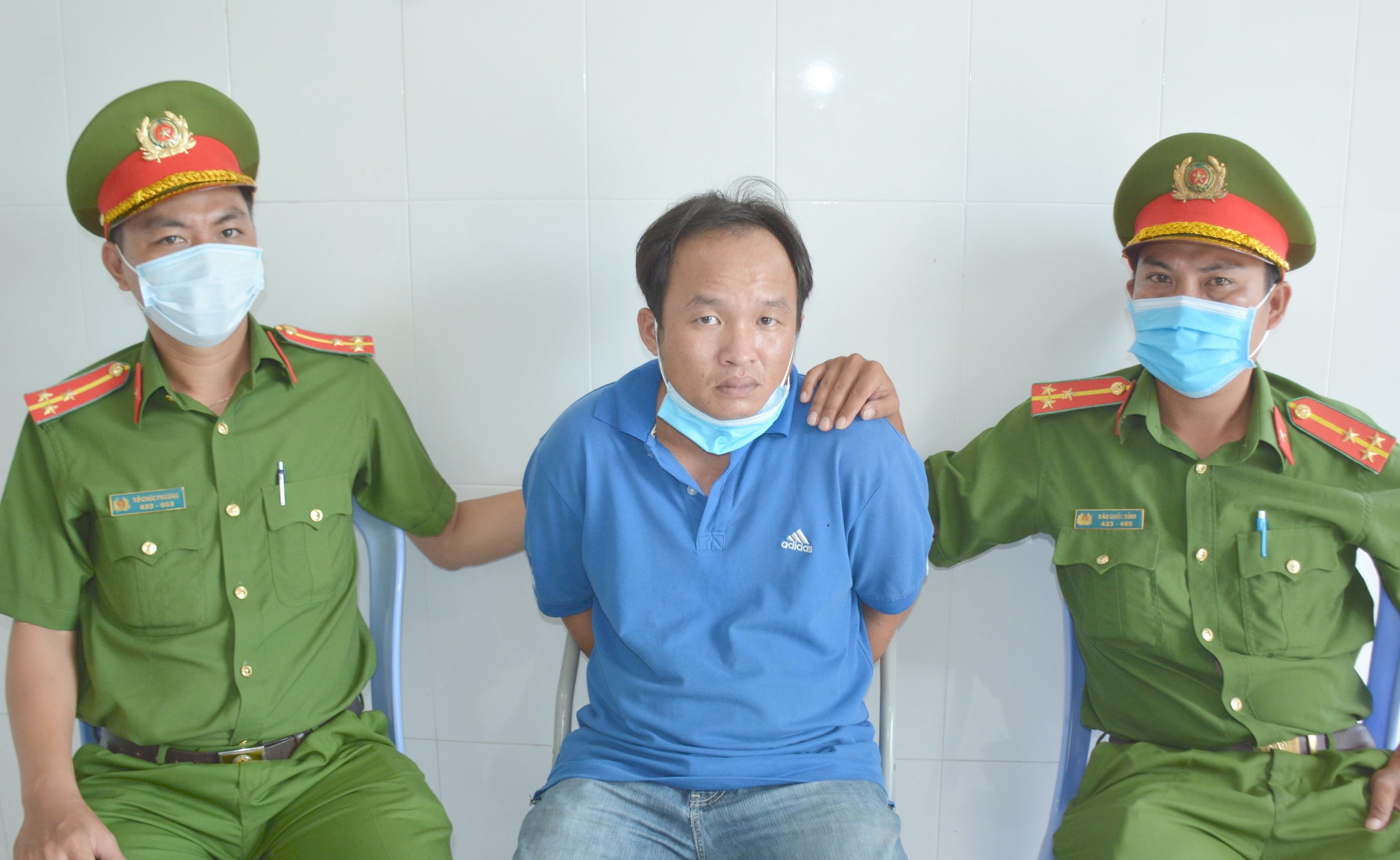 Bat tai xe cho 45 kg ma tuy hinh anh