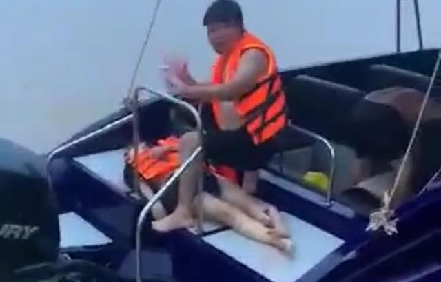 Hai nguoi tu vong tren song Co Chien hinh anh