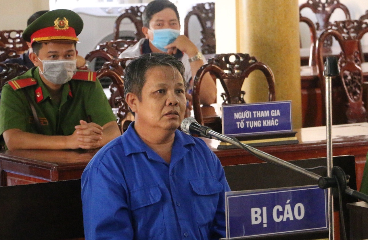 Giám đốc trung tâm quan hệ với giá massage ảnh 1 Giam doc trung tam quan he voi gia massage anh 1