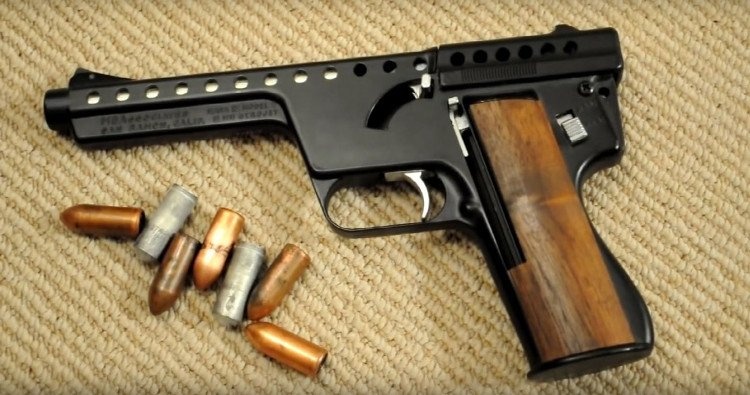 Nhom cho vay tien bi bat cung 3 khau sung hinh anh