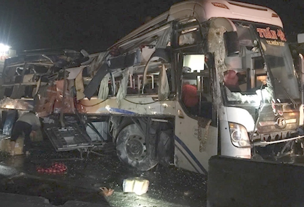 Mot nguoi chet, 19 nguoi bi thuong trong vu tai nan tren quoc lo 1 hinh anh