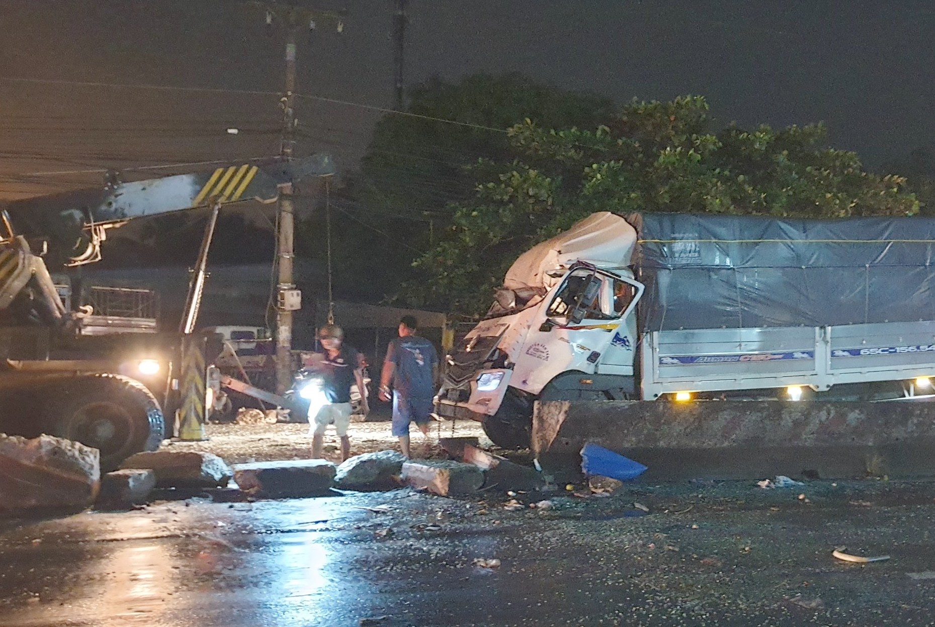 20 nguoi thuong vong vu tai nan xe khach tren quoc lo 1 anh 2