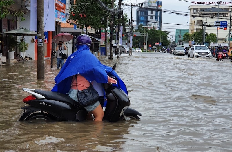 Can Tho ngap sau anh 2