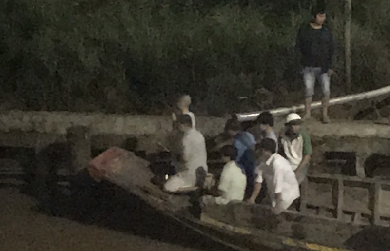 Hai nguoi phu nu mat tich tren song Cai Quao anh 1