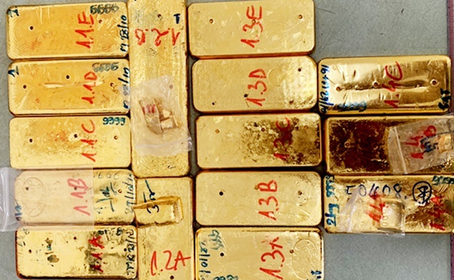 Canh sat truy tim 8 nghi can vu van chuyen 51 kg vang hinh anh