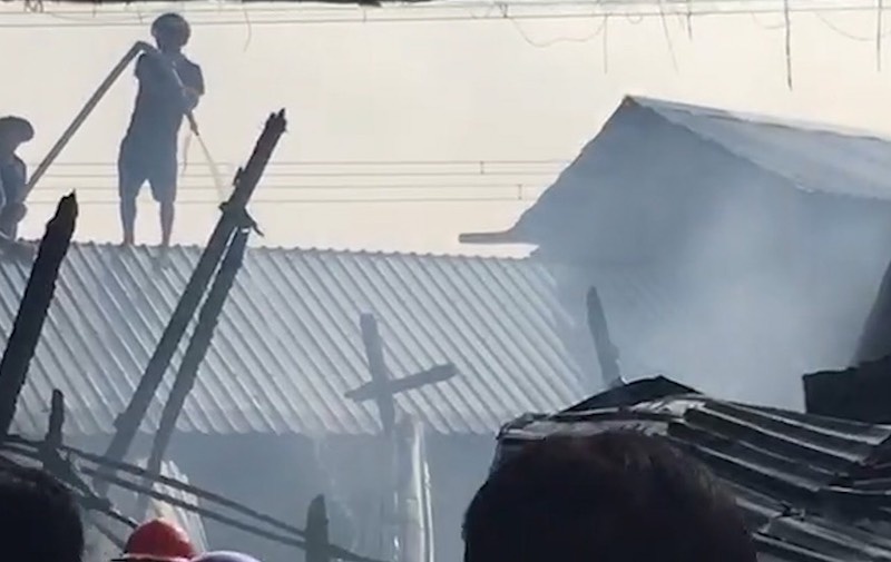 Chay 3 can nha ven quoc lo 91 hinh anh