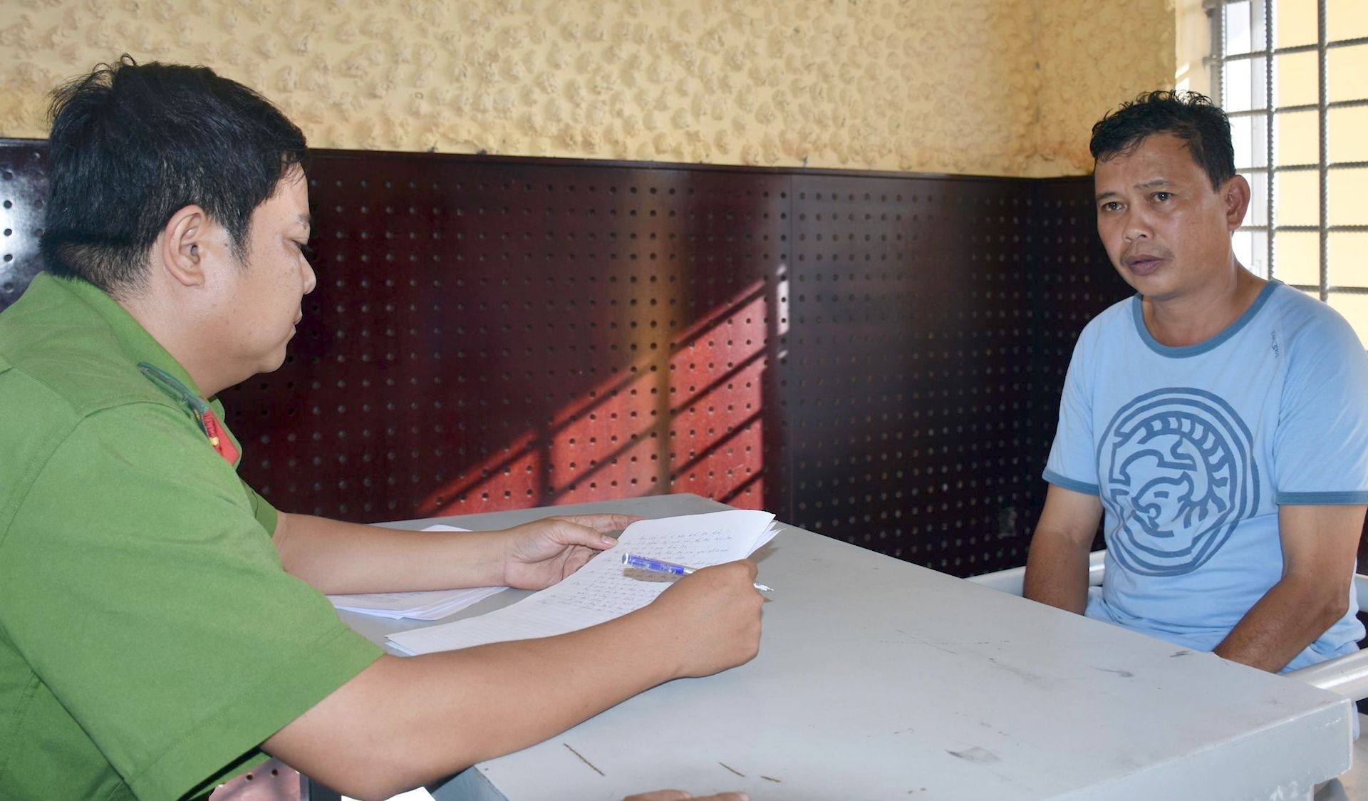 Giet tinh dich o dam gio anh 1