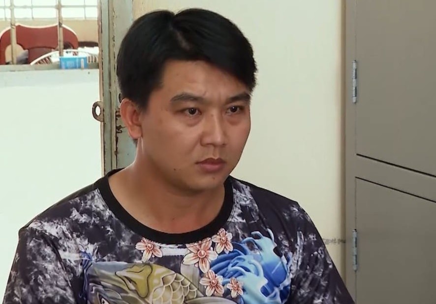 Chong bi khoi to vi giet nguoi khi giai cuu vo hinh anh