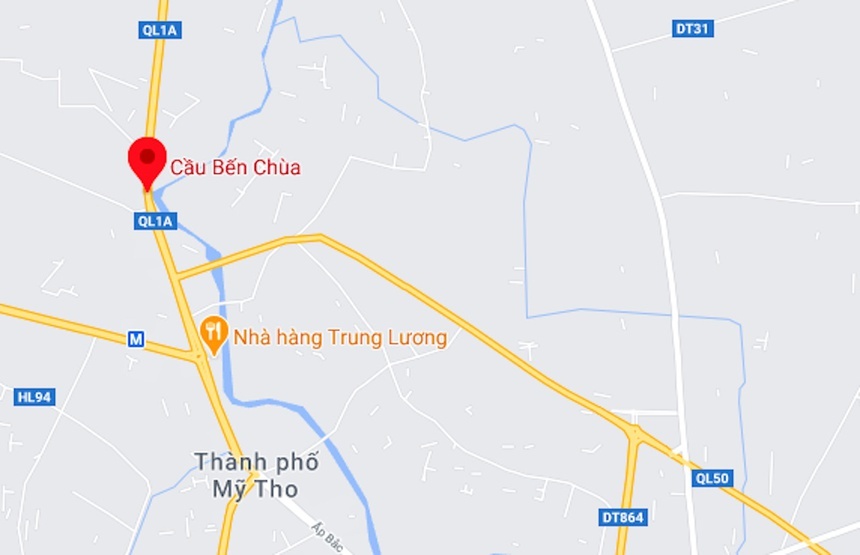 Oto khach tong gay dai phan cach anh 2