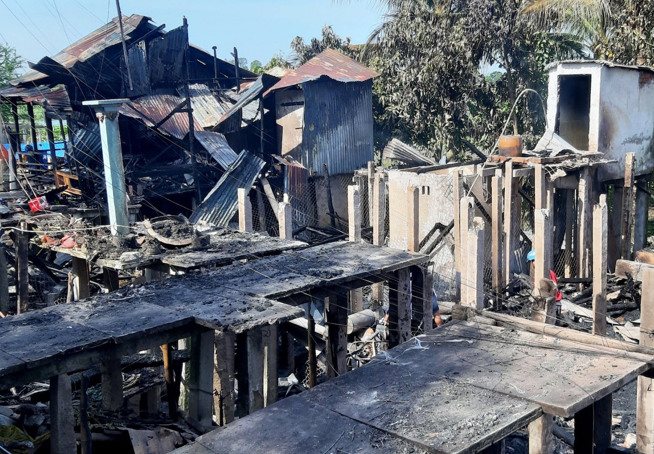 Chay 8 can nha o TP Chau Doc hinh anh