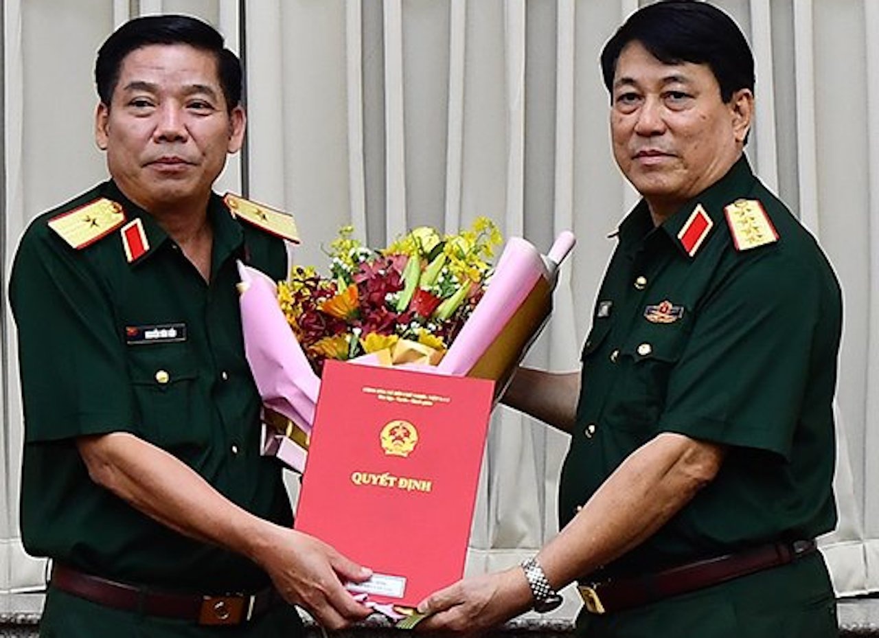 Thieu tuong Nguyen Van Gau giu chuc Chinh uy Quan khu 9 hinh anh