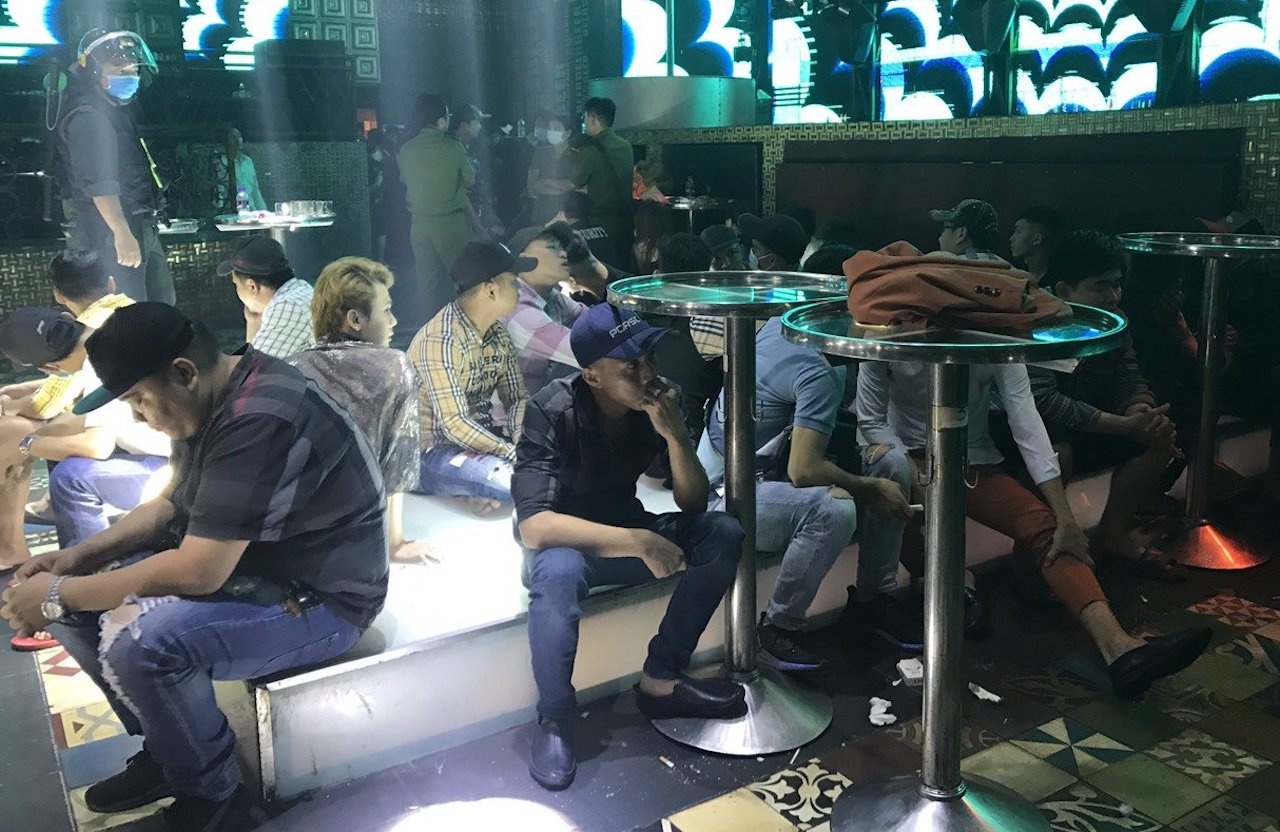 64 người dương tính ma túy ở bar New Club ảnh 1 64 nguoi duong tinh ma tuy o bar New Club anh 1