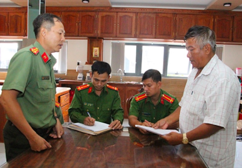 Van dong dau thu trum buon lau Muoi Tuong anh 1
