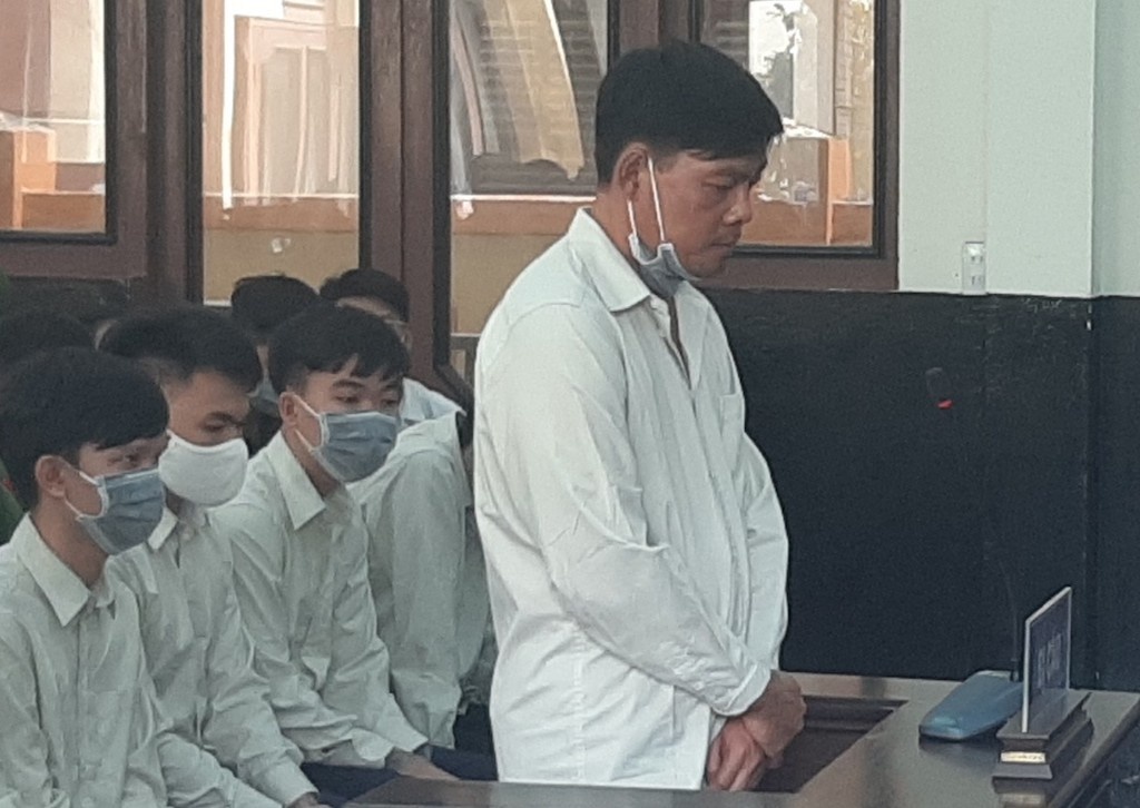 Cha con Tan 'Mop' tiep tuc hau toa hinh anh