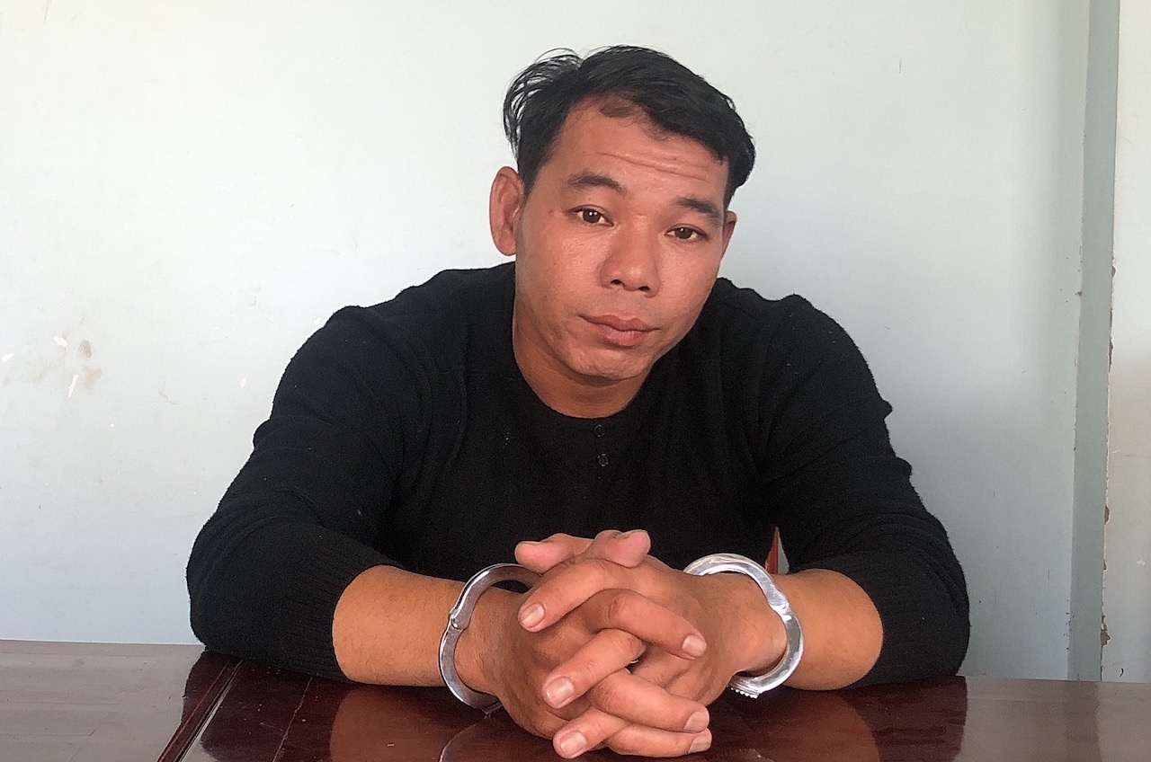 Khoi to nguoi dinh cuong buc be gai 8 tuoi hinh anh