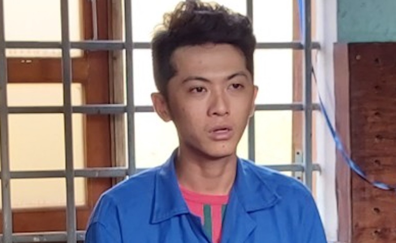 Nhom thanh nien chem chet nguoi tren pho anh 1