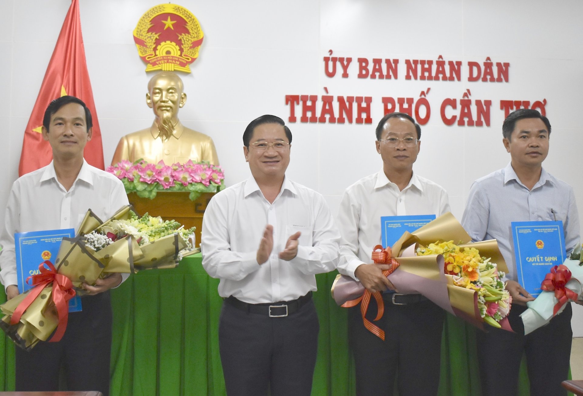 Can Tho co hai tan giam doc so hinh anh