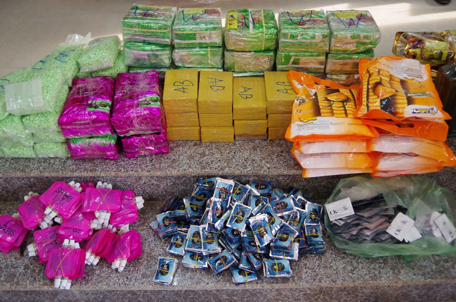 Tạm giữ 3 nghi can vận chuyển 89 kg nghi ma túy ảnh 1 Tam giu 3 nghi can van chuyen 89 kg nghi ma tuy anh 1