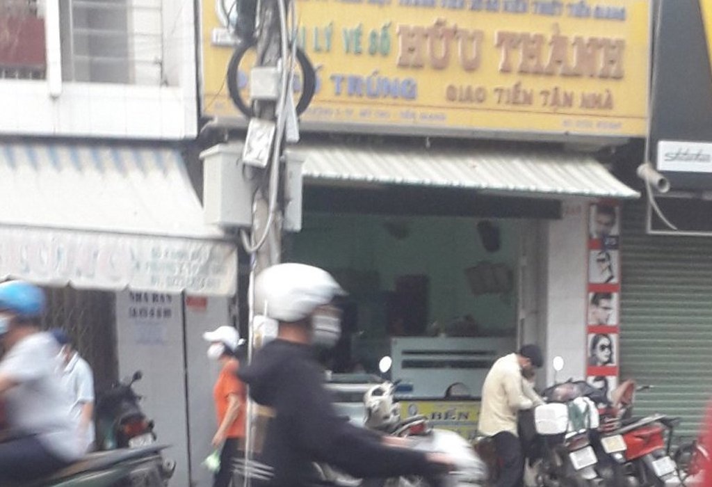 Truy tìm kẻ trộm đột nhập đại lý vé số ảnh 1 Truy tim ke trom dot nhap dai ly ve so anh 1