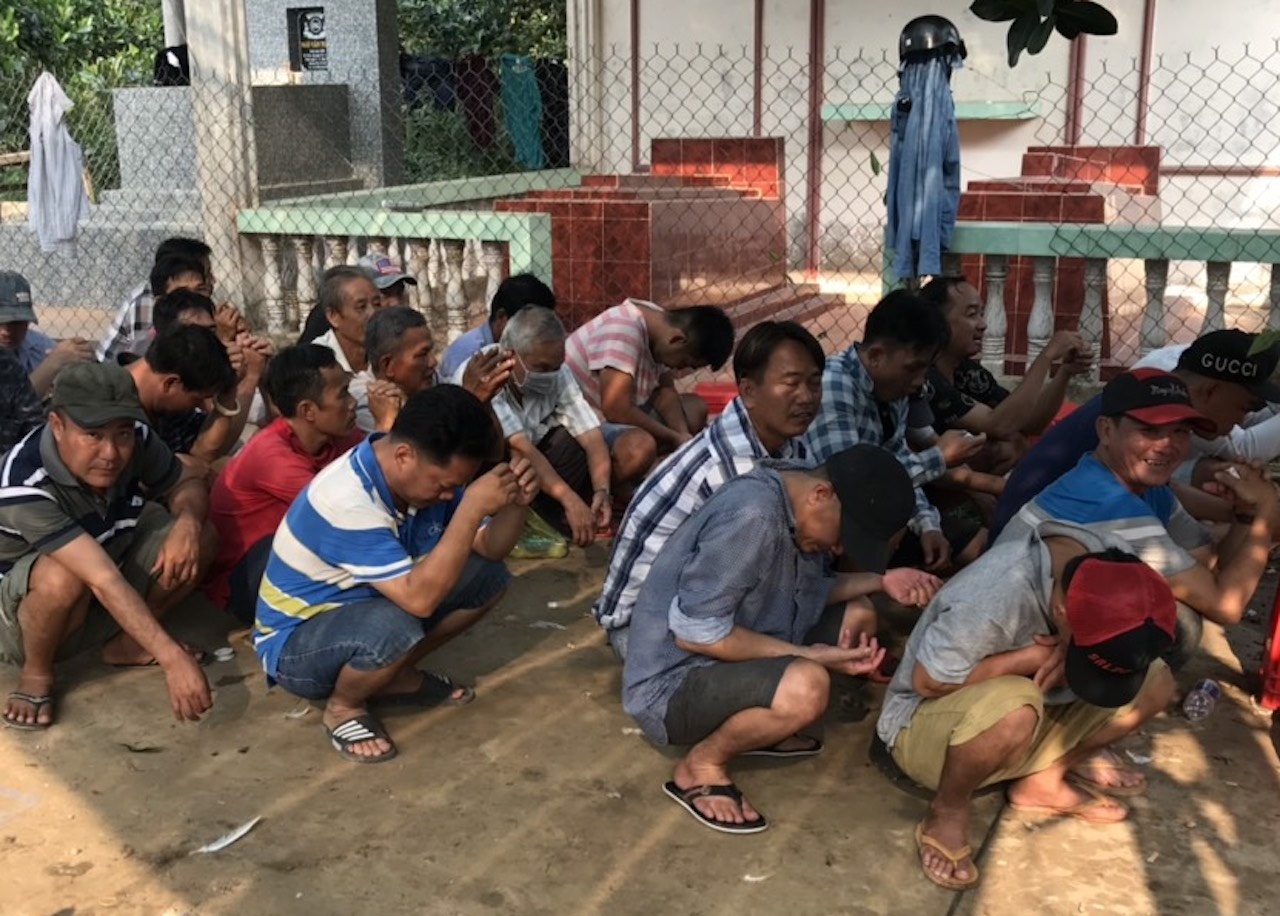 25 người đánh bạc,  đá gà ăn tiền,  cảnh sát phá sới bạc,  Cái Bè,  Tiền Giang ảnh 1 25 nguoi danh bac,  da ga an tien,  canh sat pha soi bac,  Cai Be,  Tien Giang anh 1