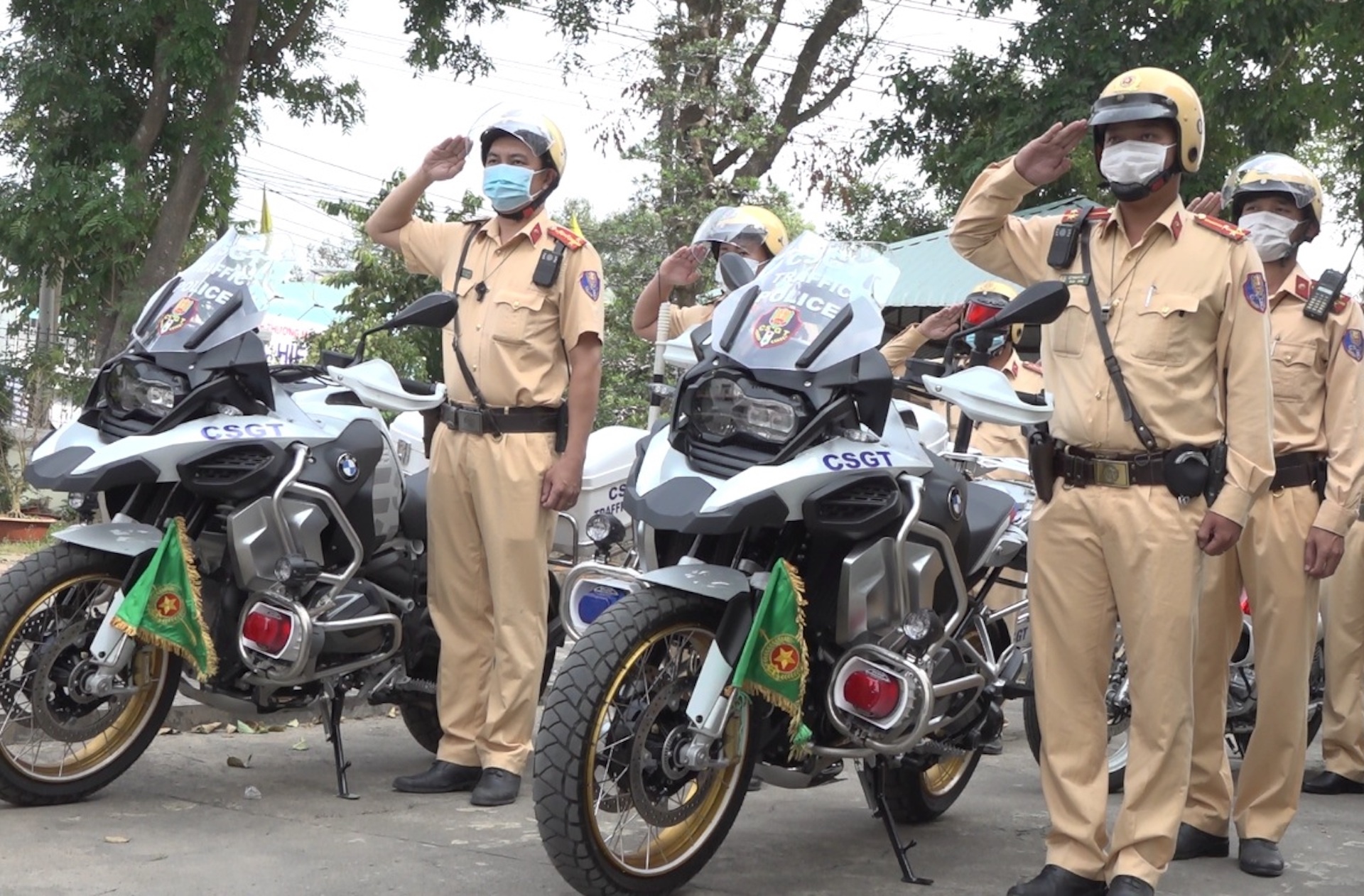 CSGT Dong Thap tuan tra bang moto R 1250 GSA hinh anh