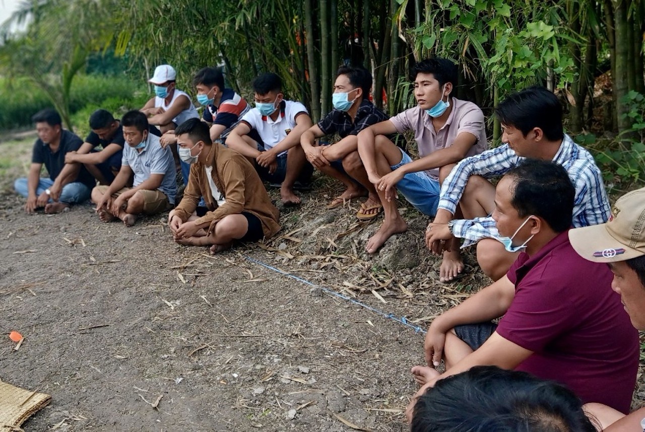 Canh sat pha hang loat soi bac o vung que anh 1