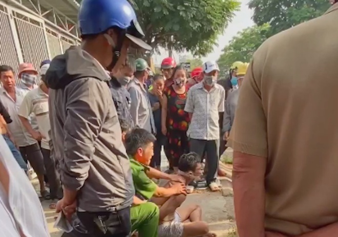 Nam thanh nien chem canh sat bi khoi to hai toi danh hinh anh