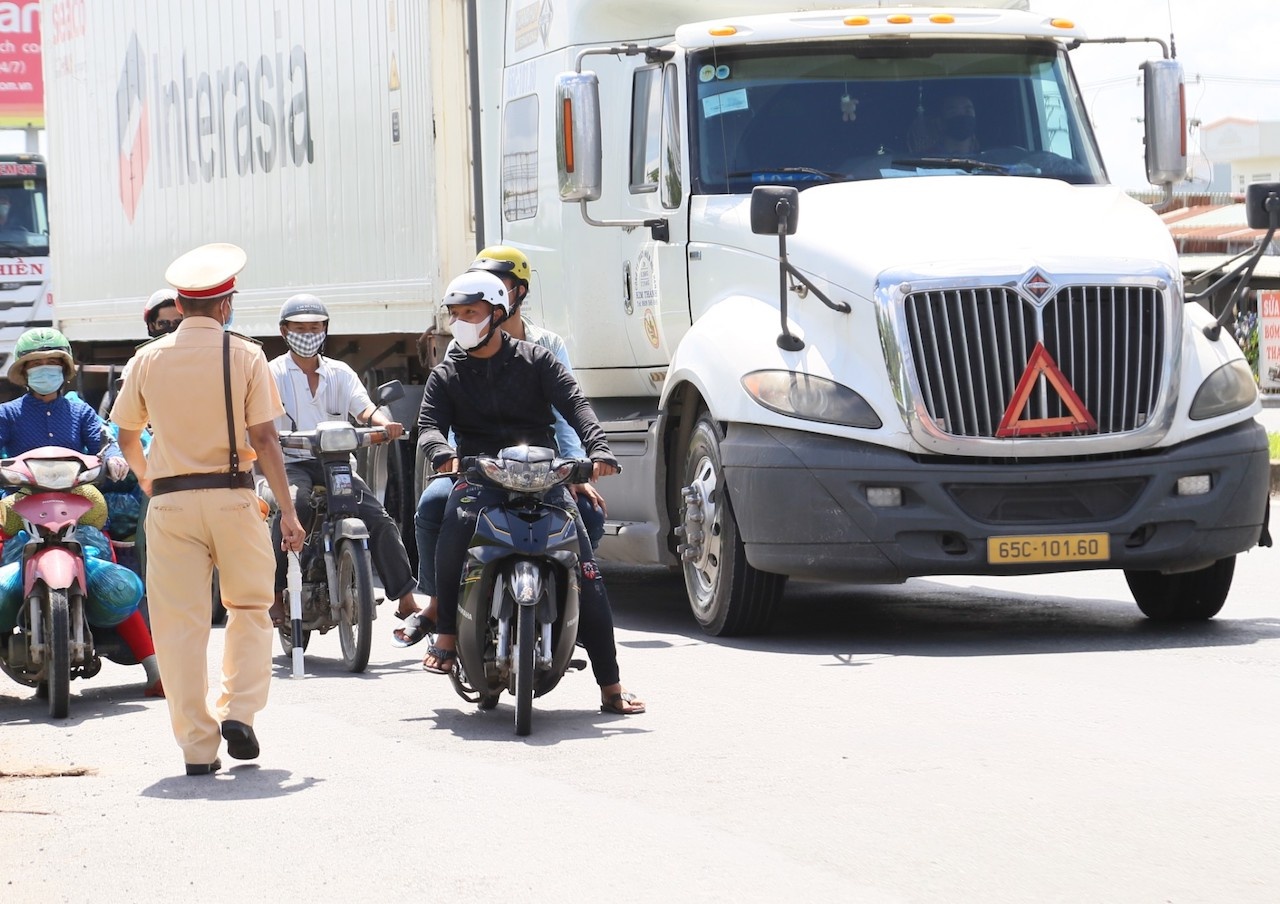 Dong Thap truy vet 8 ca F1 lien quan den truong hop nghi mac Covid-19 anh 1